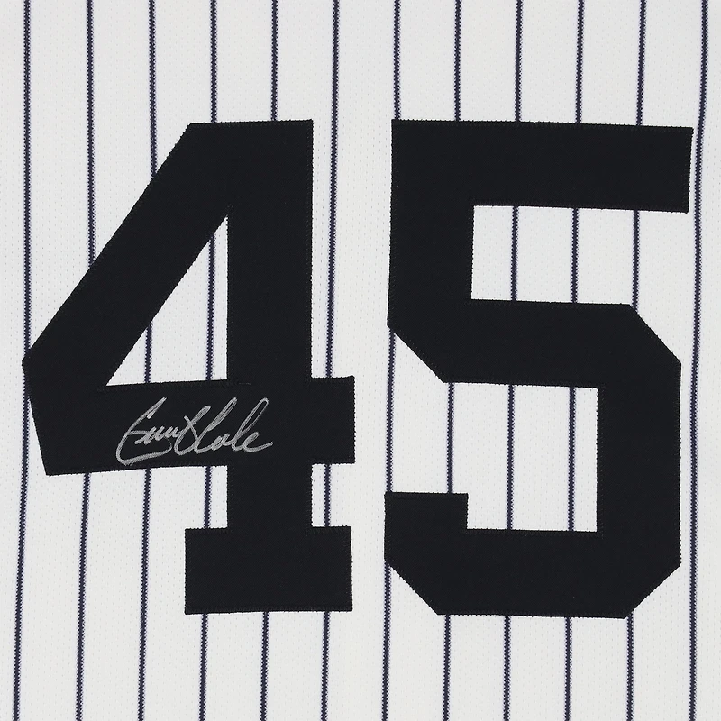 Maillot Nike blanc à rayures fines numéro 45 dédicacé par Gerrit Cole des Yankees de New York lors du match contre les Mets de New York le 24 juillet 2024