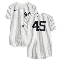 Maillot Nike blanc à rayures fines numéro 45 dédicacé par Gerrit Cole des Yankees de New York lors du match contre les Mets de New York le 24 juillet 2024