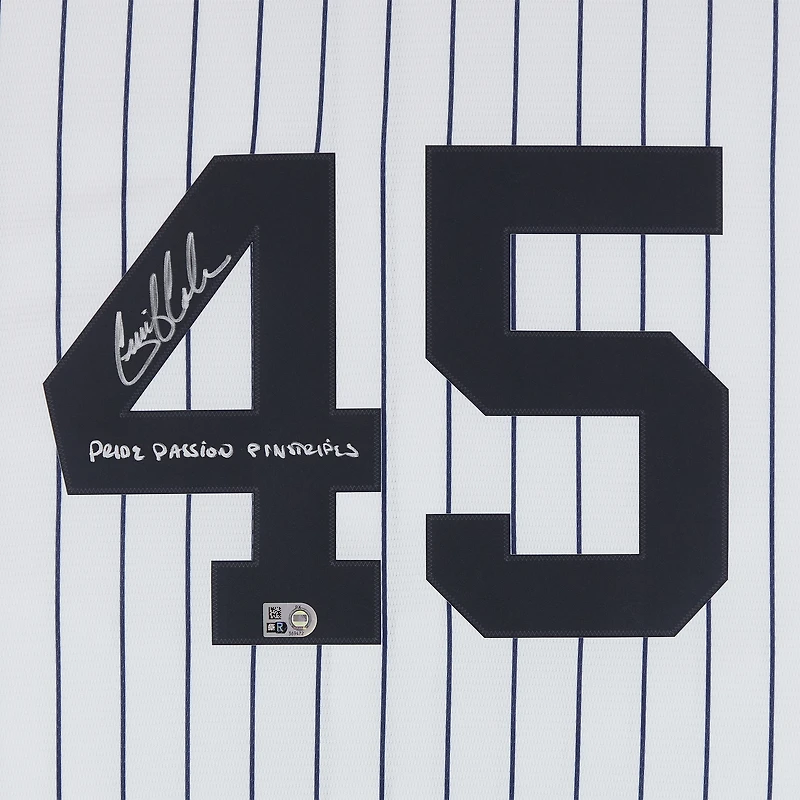 Maillot réplique blanc Nike autographié par Gerrit Cole des Yankees de New York, avec l'inscription « Fierté. Passion. Rayures. »