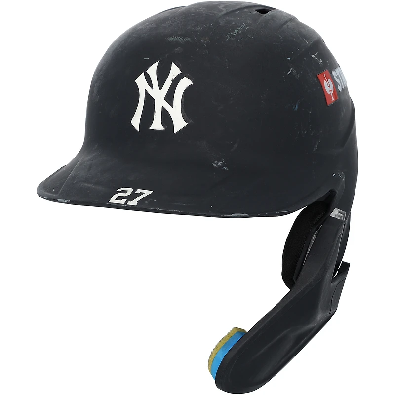 Casque de frappeur bleu marine n° 27 porté par Giancarlo Stanton (New York Yankees) lors des matchs des 23 juin, 4 août, 18 et 20 septembre, 4 et 5 octobre 2025