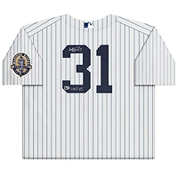 Maillot authentique Mitchell & Ness blanc autographié par Ichiro Suzuki, des Yankees de New York, avec inscription « HOF 2025 ».