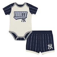 Ensemble body et short pour bébé Outerstuff blanc/marine New York Yankees Lead Run