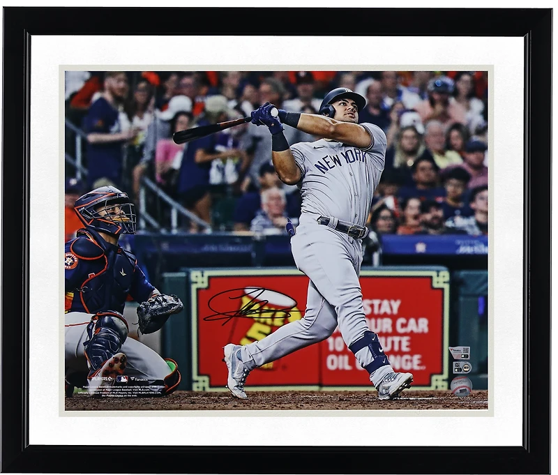 Photo de Jasson Domínguez (New York Yankees) dédicacée (40 x 50 cm) lors d'un home run - Signature à l'encre noire
