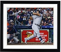 Photo de Jasson Domínguez (New York Yankees) dédicacée (40 x 50 cm) lors d'un home run - Signature à l'encre noire