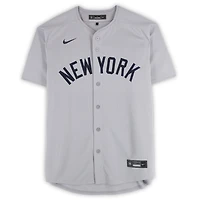 Maillot gris Nike Limited autographié par Jasson Domínguez des Yankees de New York