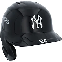 Casque de frappeur bleu marine n° 24 porté par Jasson Domínguez, des Yankees de New York, lors de plusieurs matchs de la saison 2025 de la MLB.