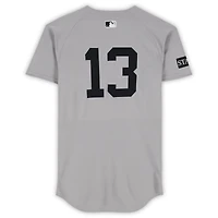 Maillot gris Nike n° 13 porté par Jazz Chisholm Jr. (New York Yankees) lors du match contre les Blue Jays de Toronto le 4 octobre 2025 - 1er match de la série de division de la Ligue américaine