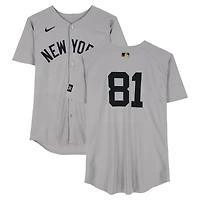 Maillot gris Nike n° 81 porté par Luis Gil des Yankees de New York lors du match contre les Twins du Minnesota le 17 septembre 2025
