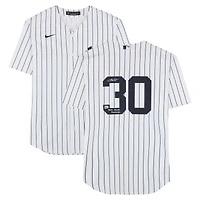 Maillot réplique blanc Nike autographié par Luke Weaver des Yankees de New York, avec l'inscription « Fierté. Puissance. Rayures. »