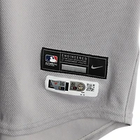 Maillot Nike gris n° 30 de Luke Weaver, porté par les Yankees de New York, lors du match contre les Astros de Houston, le 4 septembre 2025