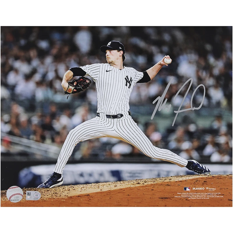 Photo de lanceur autographiée de Max Fried, des Yankees de New York (11 x 14 pouces)