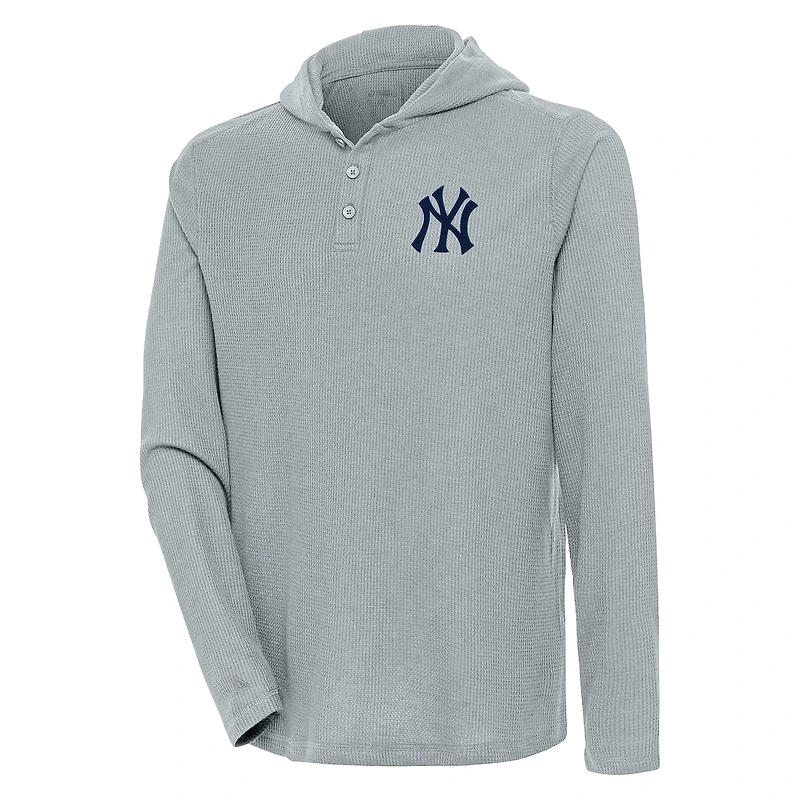 T-shirt à capuche Henley manches longues Strong Hold pour homme, gris Antigua, New York Yankees