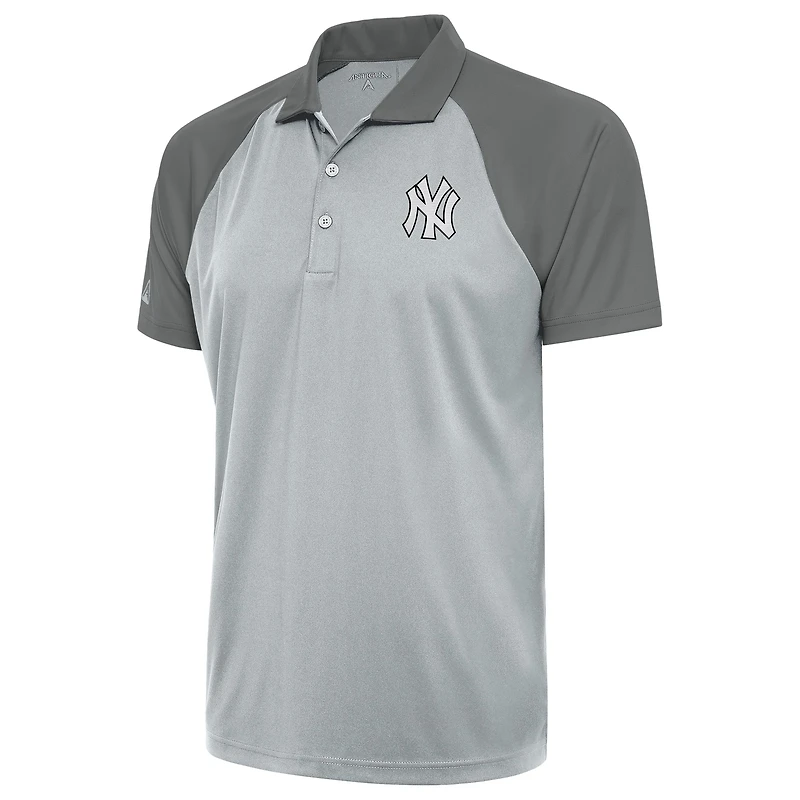 Men's Antigua Silver New York Yankees Metallic Nova Polo