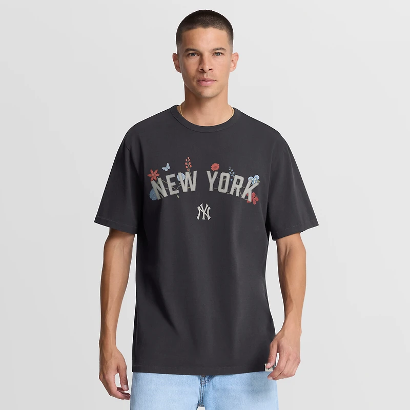 Men's Fanatics Anthracite New York Yankees Bloom T-Shirt