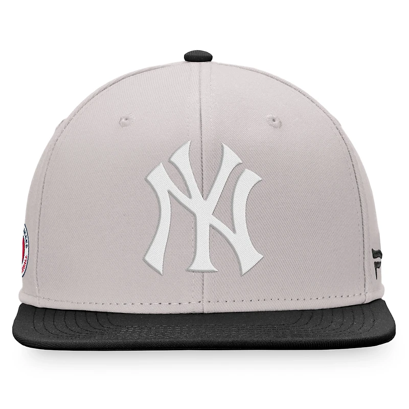 Men's Fanatics  Gray/Black New York Yankees Sky Team Patch Snapback Hat