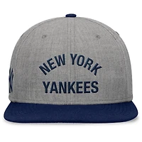 Men's Fanatics Heather Gray/Navy New York Yankees Elements Flat Brim Snapbuckle Hat