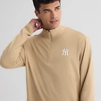 Pull à col zippé Fanatics kaki New York Yankees Clutch pour homme