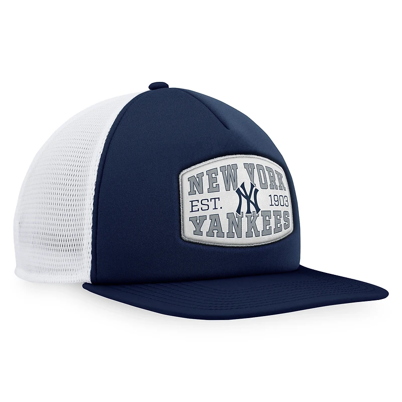Casquette snapback de camionneur avec patch en mousse sur le devant des Yankees de New York Fanatics pour hommes, bleu marine