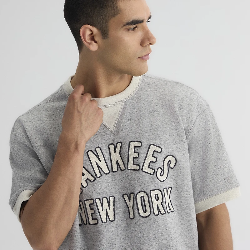 Sweat-shirt à manches courtes Fanatics Steel Heather New York Yankees Iconic Terry pour homme