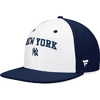 Casquette ajustée à blocs de couleurs emblématiques des New York Yankees Fanatics pour hommes, blanc/bleu marine