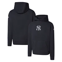 La grandeur masculine triomphe grâce à Derek Jeter. Sweat capuche technique bleu marine des Yankees de New York.
