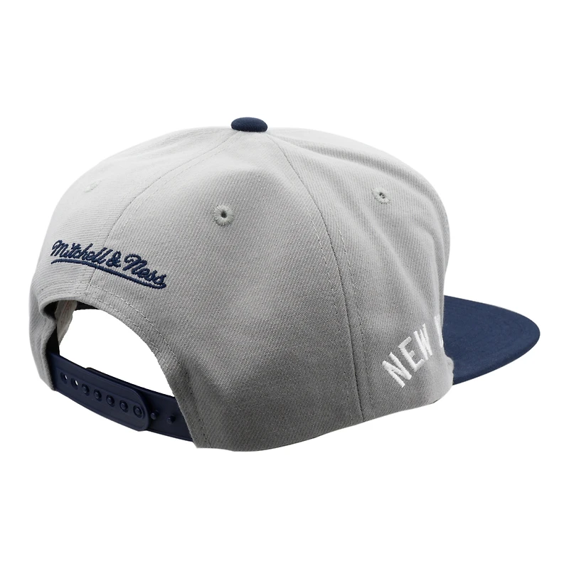 Men's Mitchell & Ness Gray New York Yankees Cooperstown Collection Away Snapback Hat