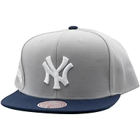 Men's Mitchell & Ness Gray New York Yankees Cooperstown Collection Away Snapback Hat