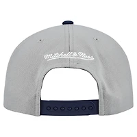 Men's Mitchell & Ness Gray New York Yankees Cooperstown Collection Basic Flip Snapback Hat