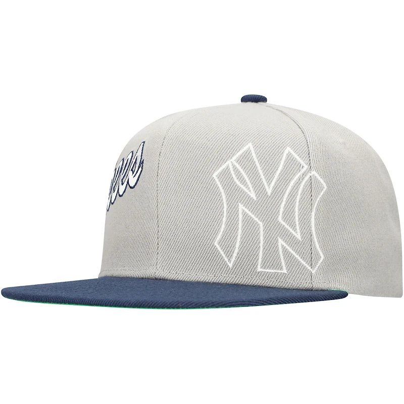 Men's Mitchell & Ness Gray New York Yankees Knock Out Panel Snapback Hat