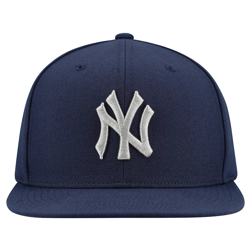 Men's Mitchell & Ness Navy New York Yankees Basic Flip Snapback Hat