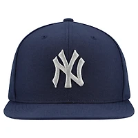 Men's Mitchell & Ness Navy New York Yankees Basic Flip Snapback Hat