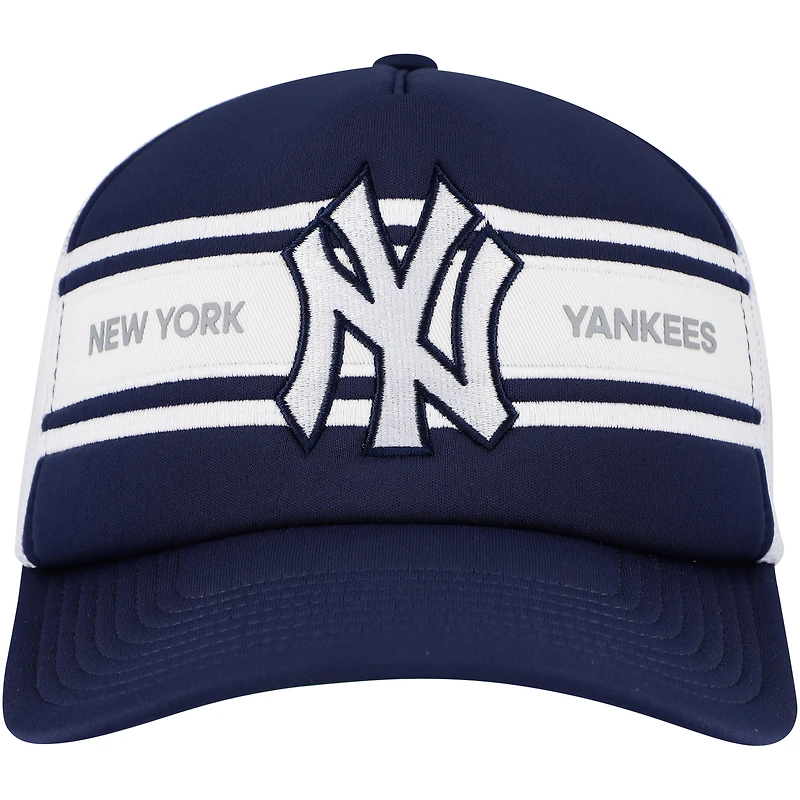 Men's   Navy New York Yankees Sideline Trucker Adjustable Hat