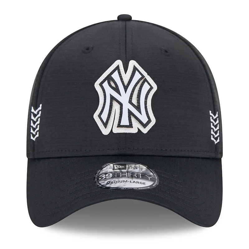 Casquette Flex Fit New Era noire pour hommes des Yankees de York 2024 Clubhouse 39THIRTY