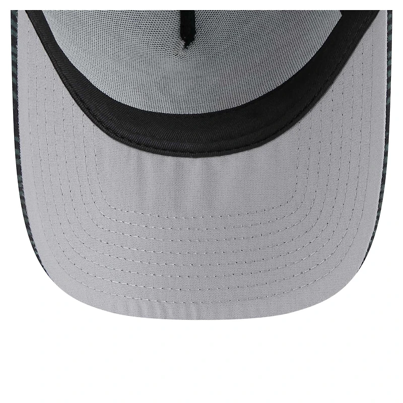 Men's New Era  Black New York Yankees 9FORTY A-Frame Trucker Adjustable Hat