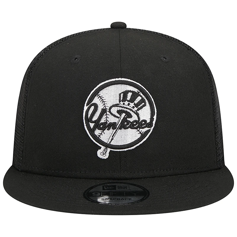 Men's New Era Black New York Yankees Top Hat Trucker 9FIFTY Snapback Hat