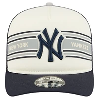 Casquette snapback New Era 9FIFTY Trucker à imprimé New York Yankees crème/bleu marine pour homme