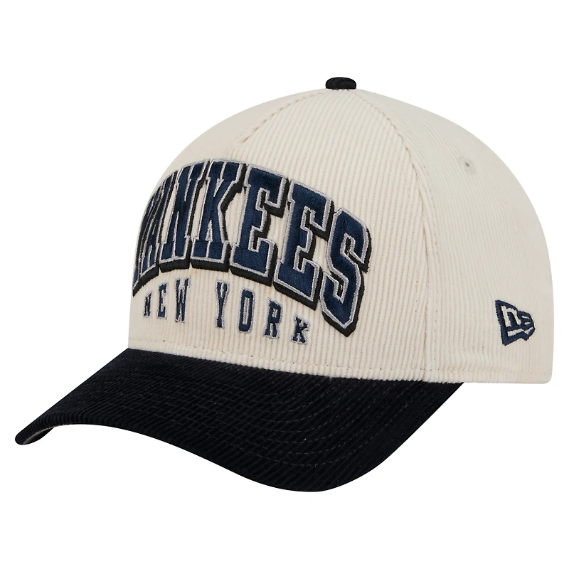 Casquette ajustable New Era 9FORTY A-Frame en velours côtelé crème/bleu marine pour homme, des Yankees de New York