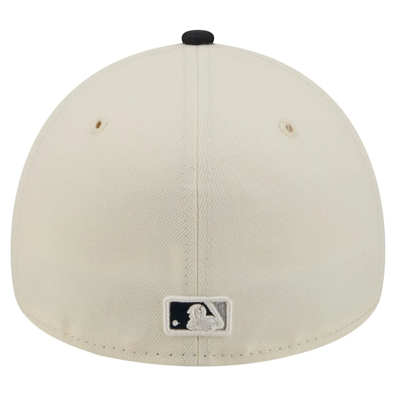 Casquette ajustée New Era crème pour homme, York Yankees, modèle 59FORTY chromé.