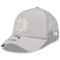 Men's New Era York Yankees 2026 Batting Practice Apex 9FORTY Adjustable Trucker Hat