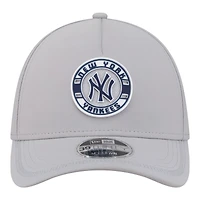 Casquette New Era grise pour homme, écusson des Yankees de York, modèle 39THIRTY, monture A, couronne perforée et flexible