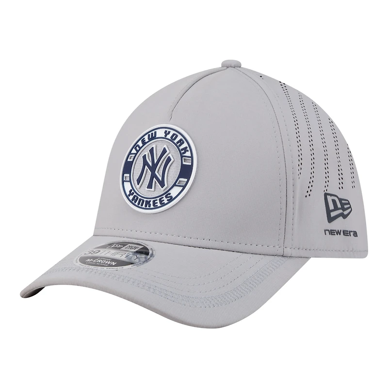 Men's New Era Gray York Yankees Patch 39THIRTY A-Frame M-Crown Perforated Flex Hat