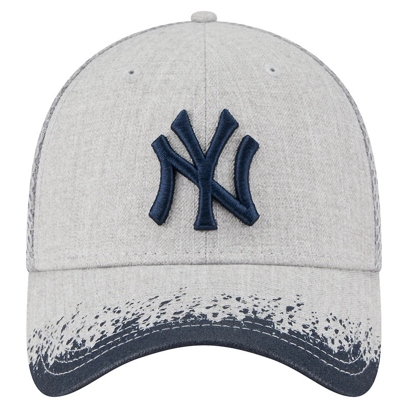 Men's New Era Gray York Yankees Visor Paint Splatter 39THIRTY Flex Hat