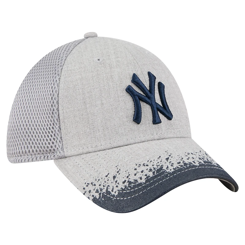 Men's New Era Gray York Yankees Visor Paint Splatter 39THIRTY Flex Hat