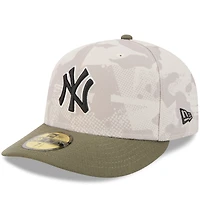 Casquette ajustée 59FIFTY pour homme New Era beige clair/olive, motif Armed Forces Day 2025 des Yankees de York