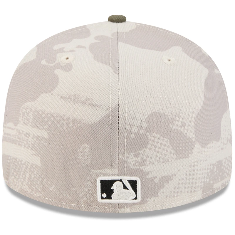 Casquette ajustée 59FIFTY pour homme New Era beige clair/olive, motif Armed Forces Day 2025 des Yankees de York