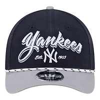 Casquette ajustable New Era 9FORTY M-Crown bleu marine/gris pour homme, aux couleurs des Yankees de New York.