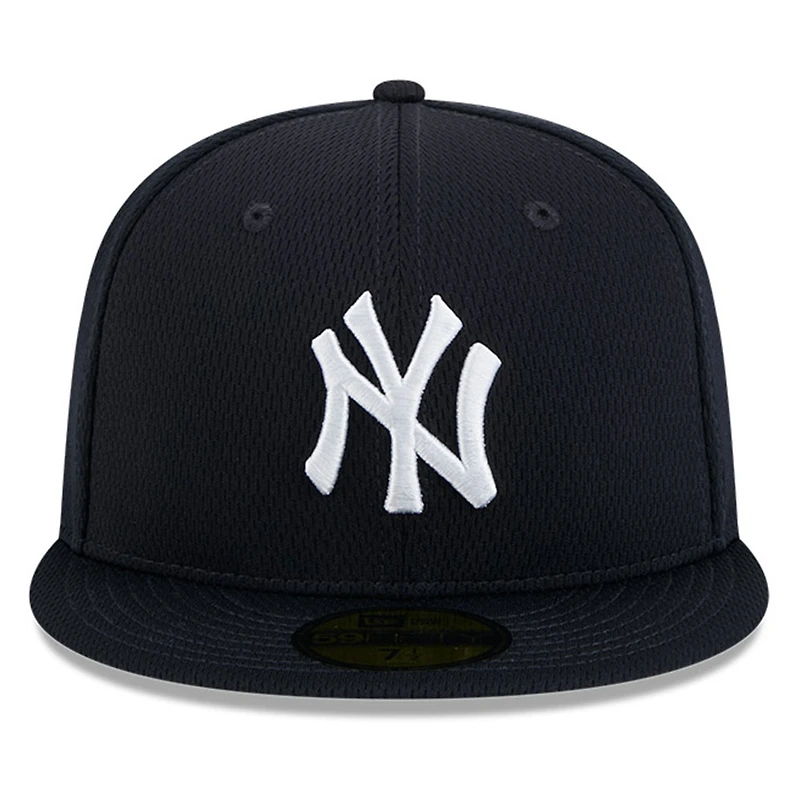 Men's New Era Navy York Yankees 2025 MLB Clubhouse 59FIFTY Fitted Hat