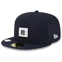 Casquette ajustée New Era bleu marine York Yankees 2026 Clubhouse Alternate Quill Tech 59FIFTY pour homme