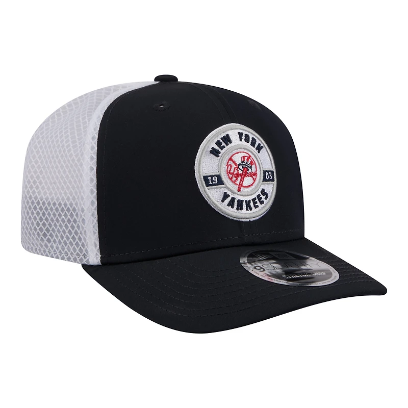 Men's New Era  Navy New York Yankees Active 9SEVENTY Adjustable Trucker Hat
