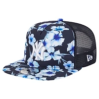 Men's New Era Navy New York Yankees Adventure Pattern Golfer Trucker Snapback Hat